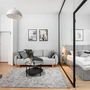  Apartment Modern Centrally Located - By Upstairs